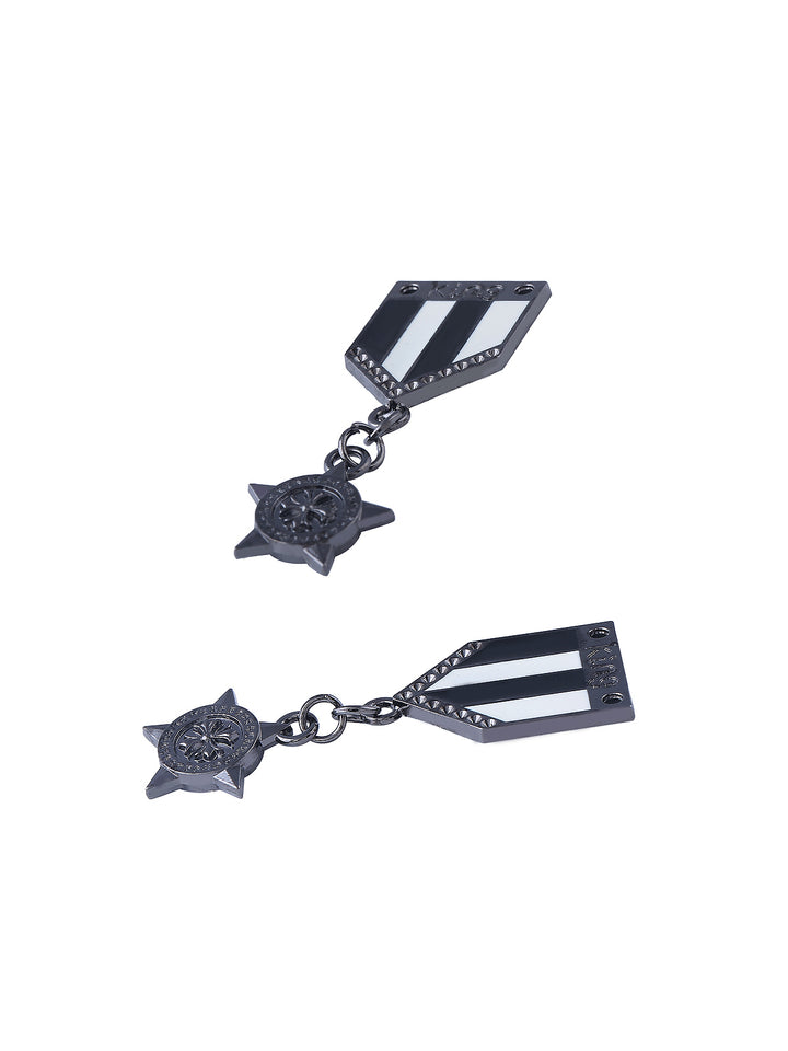 Beautiful Badge Design British Fashion Accessory