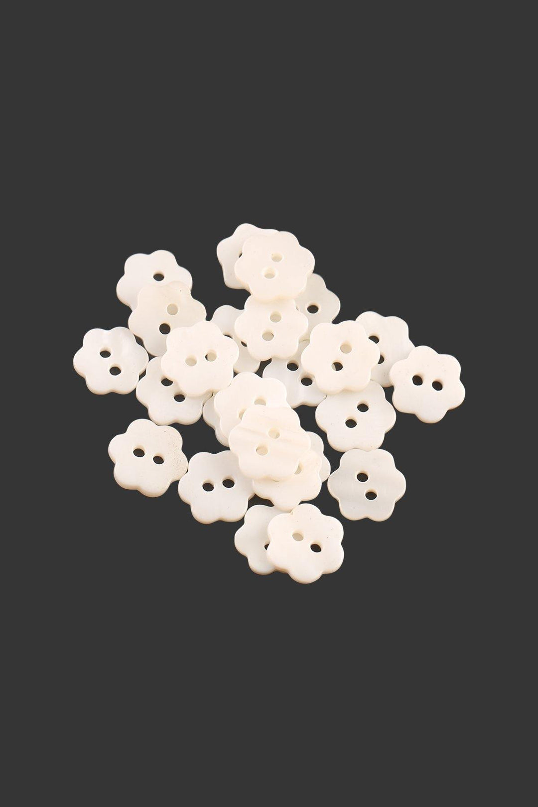 Flower Shape White Color 2-Hole Natural Decorative Button