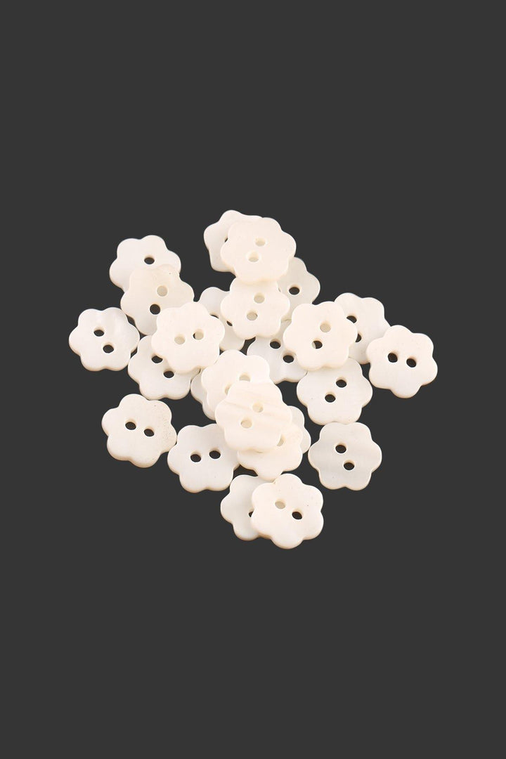 Flower Shape White Color 2-Hole Natural Decorative Button