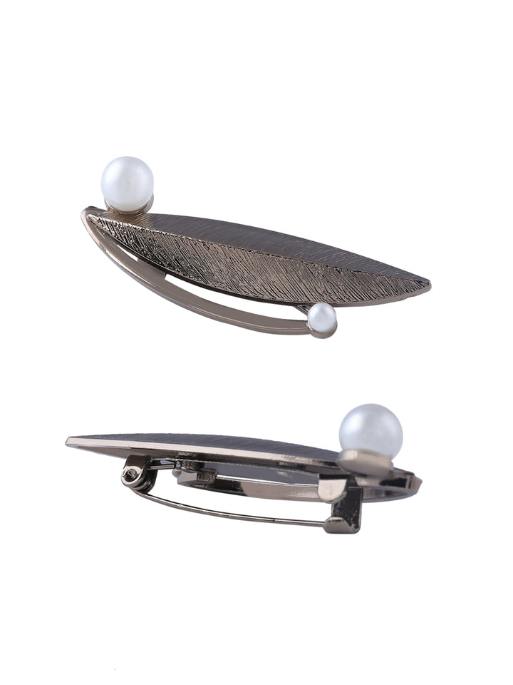 Simply Pretty Leaf Design Brooch Pin