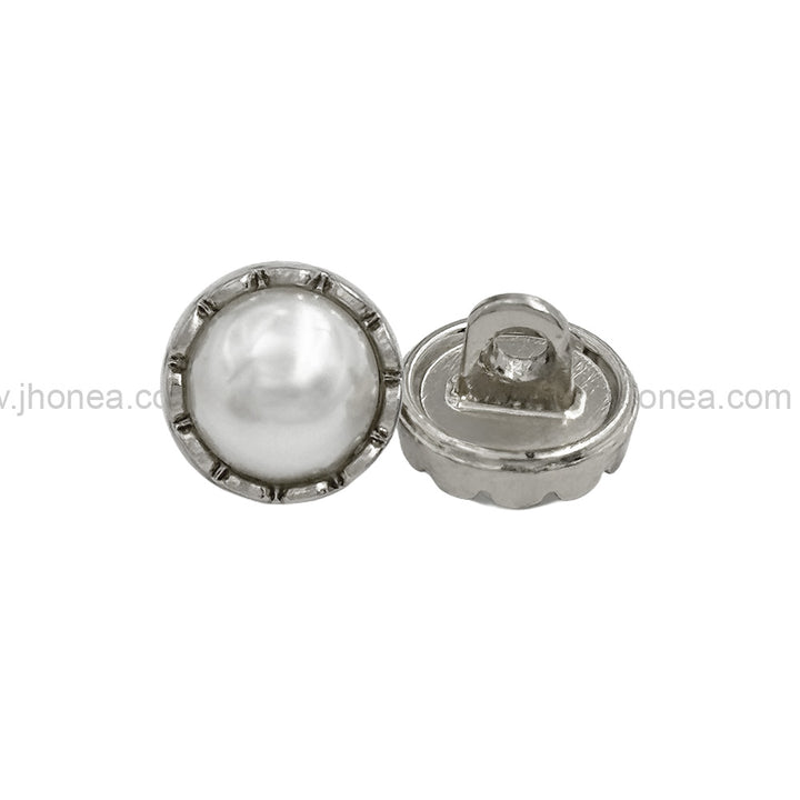 Shiny Round Shape with Scalloped Edges Pearl Button