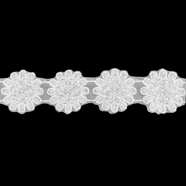 Pretty floral dyeable lace trim for dresses and garments