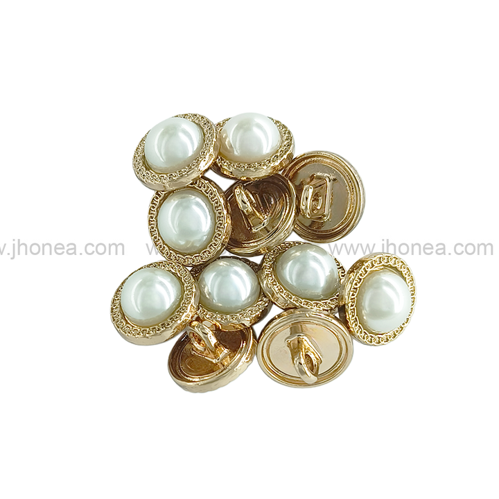 Shiny Gold Round Shape with Chain-Like Design Rim Pearl Button