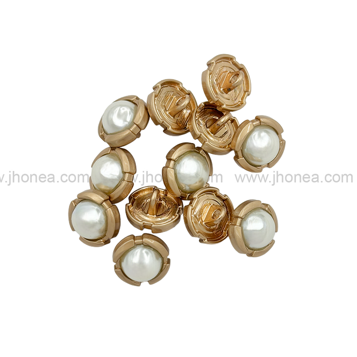 Beautiful Round Shape Cutting Edges Pearl Shank Button