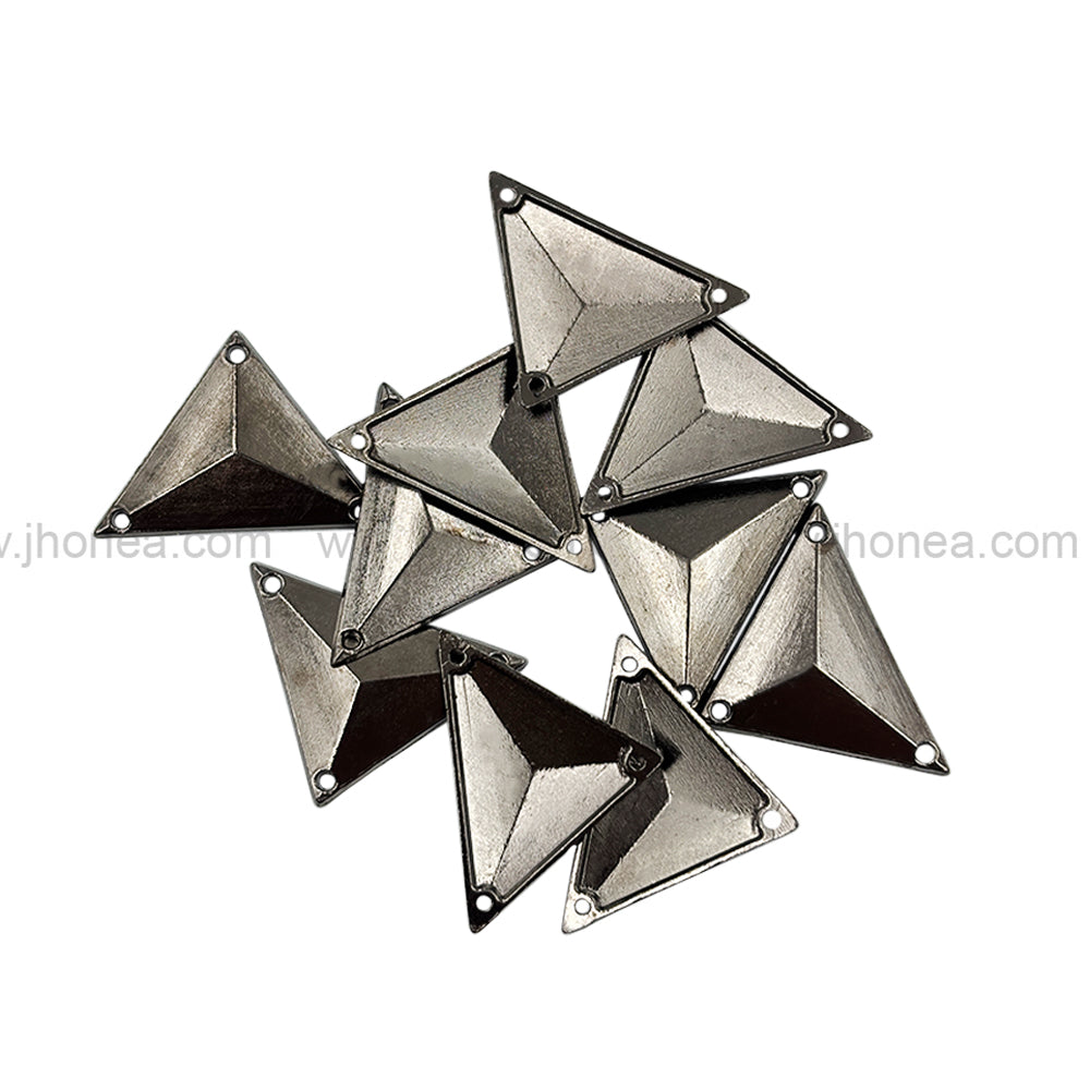 Elegant Gunmetal Triangle Shape Metal Clothing Accessory for Bags and Garments