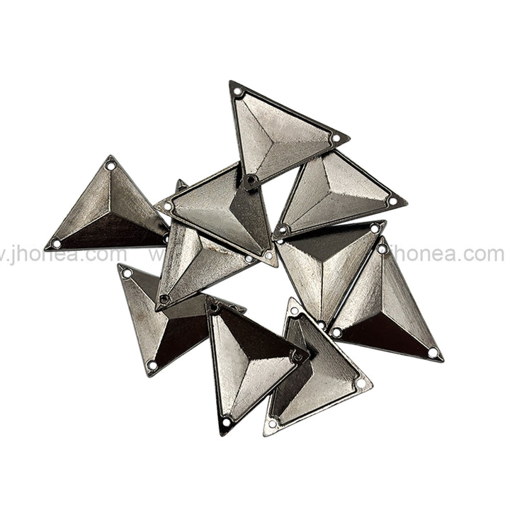 Elegant Gunmetal Triangle Shape Metal Clothing Accessory for Bags and Garments