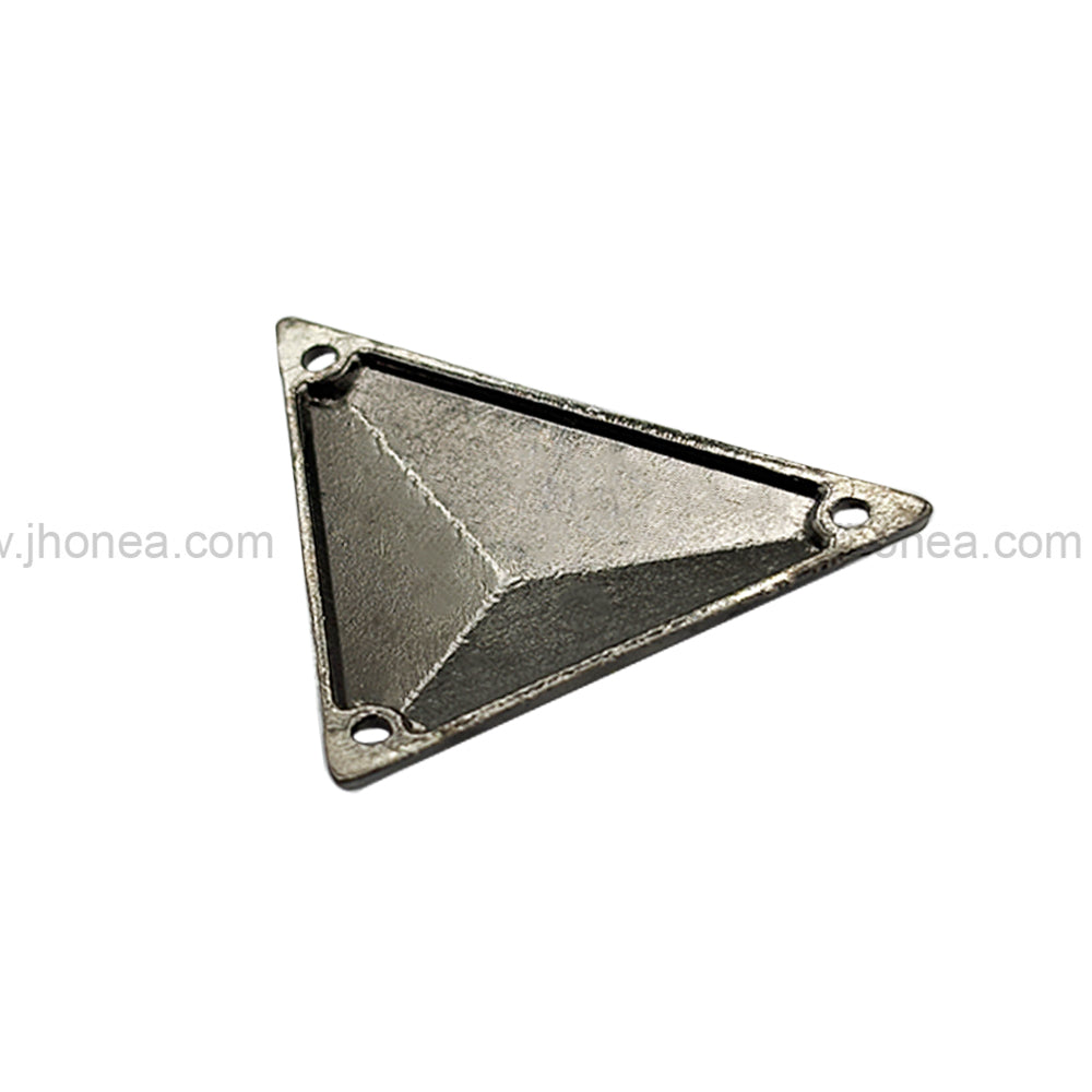 Elegant Triangle Shape Metal Clothing Accessory for Bags and Garments