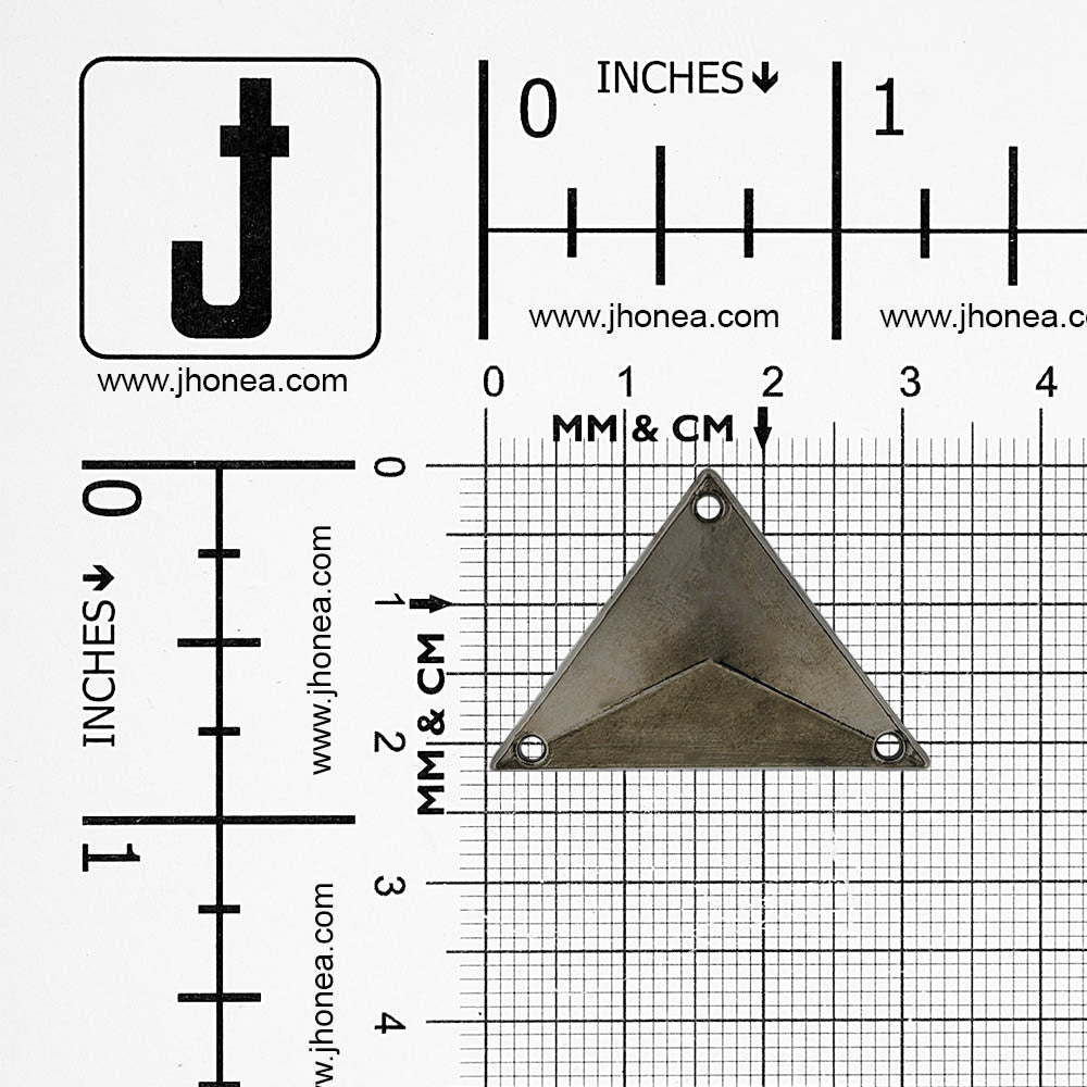 Elegant Triangle Shape Metal Clothing Accessory for Bags and Garments