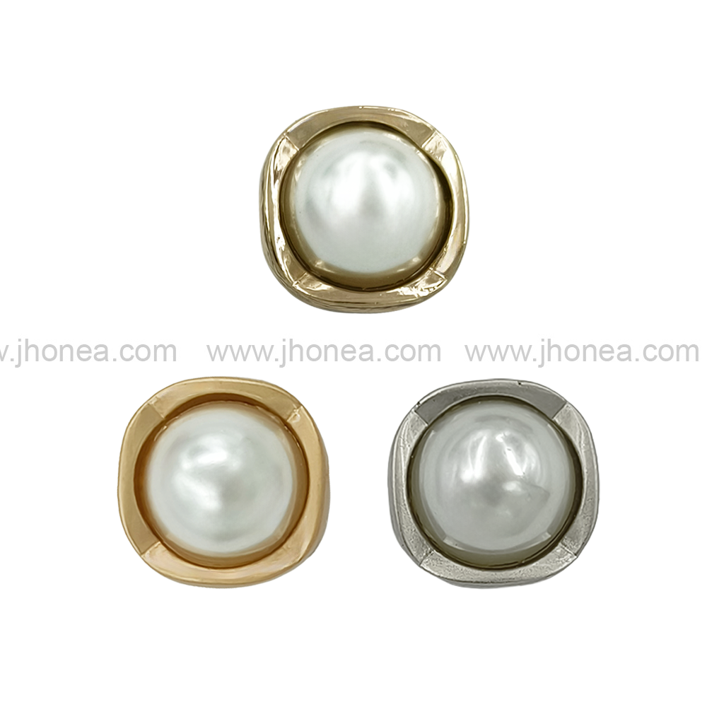 Rounded Square Shape Matte & Shiny Pearl Buttons