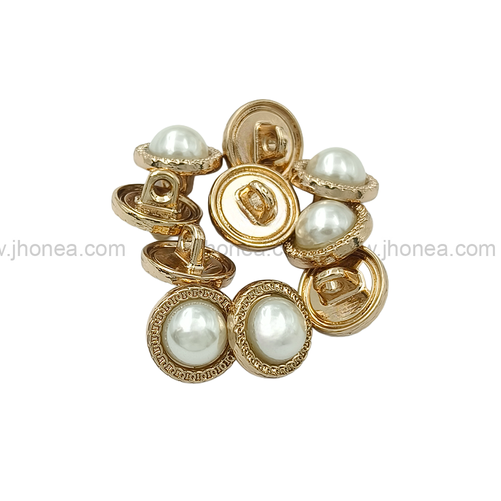 Round Shape with Chain-Like Design Rim Pearl Button