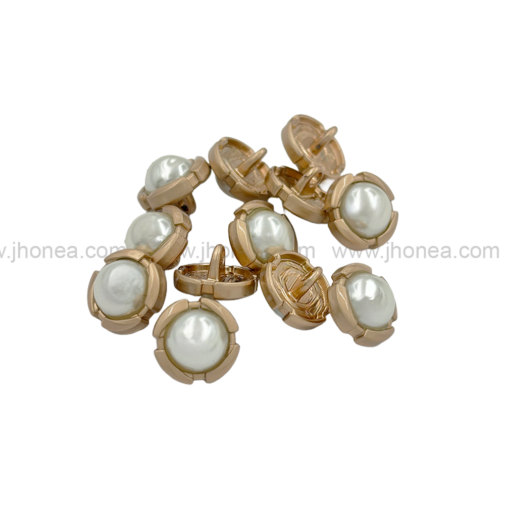 Beautiful Round Shape Cutting Edges Pearl Shank Button
