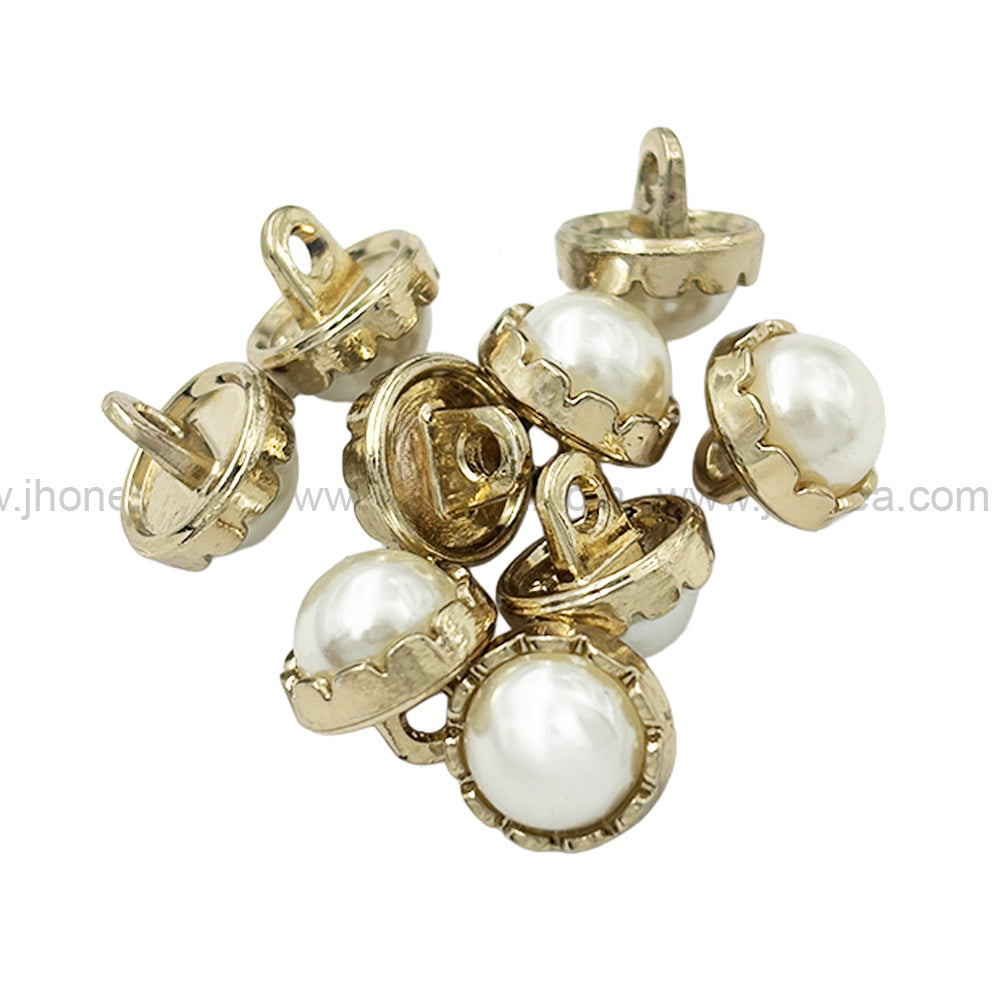 Shiny Round Shape with Scalloped Edges Pearl Button