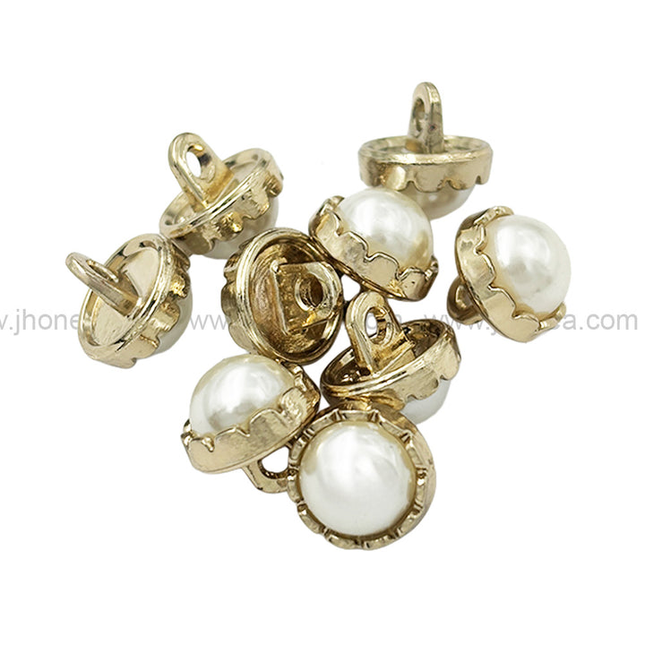 Shiny Round Shape with Scalloped Edges Pearl Button
