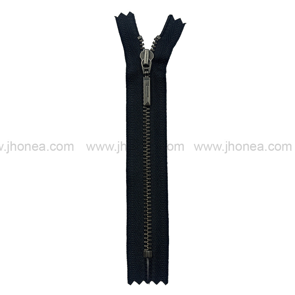 Premium Quality #3 Number Gunmetal Decorative YKK Metal Zipper for Hoodies & Jackets