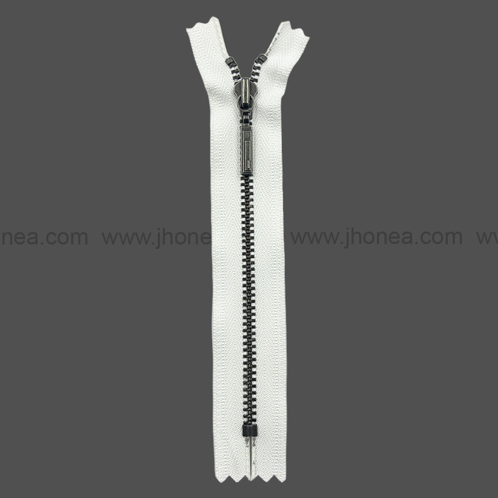 Premium Quality #3 Number Gunmetal Decorative YKK Metal Zipper for Hoodies & Jackets
