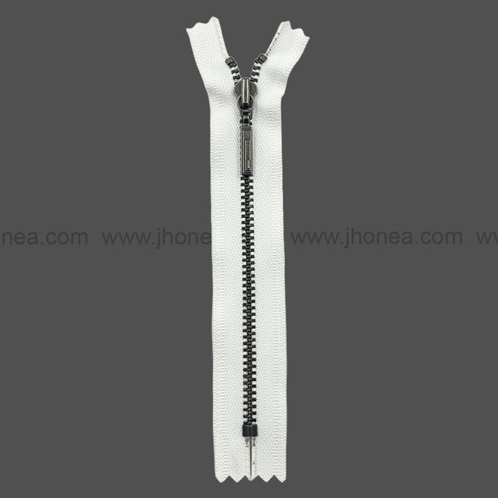 Premium Quality #3 Number Gunmetal Decorative YKK Metal Zipper for Hoodies & Jackets