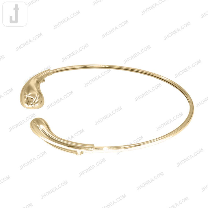 Classic Flexible Twist Neckline Necklace Design for Women