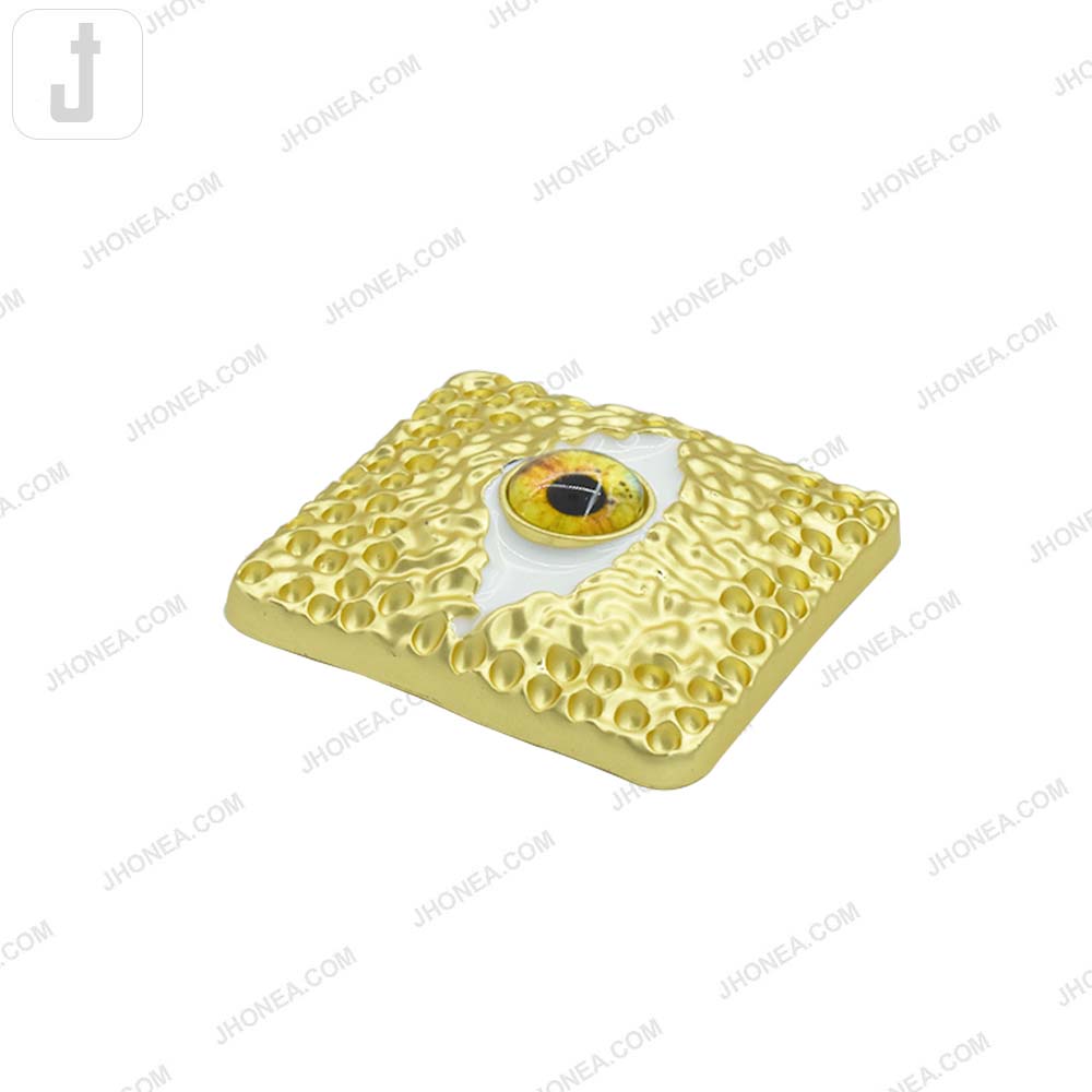 Mystical Eye Shaped Metal Pin Brooch for Elegant Statement Fashion Styling