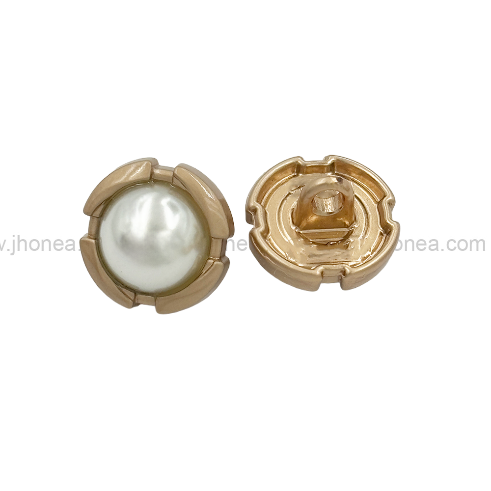 Beautiful Round Shape Cutting Edges Pearl Shank Button