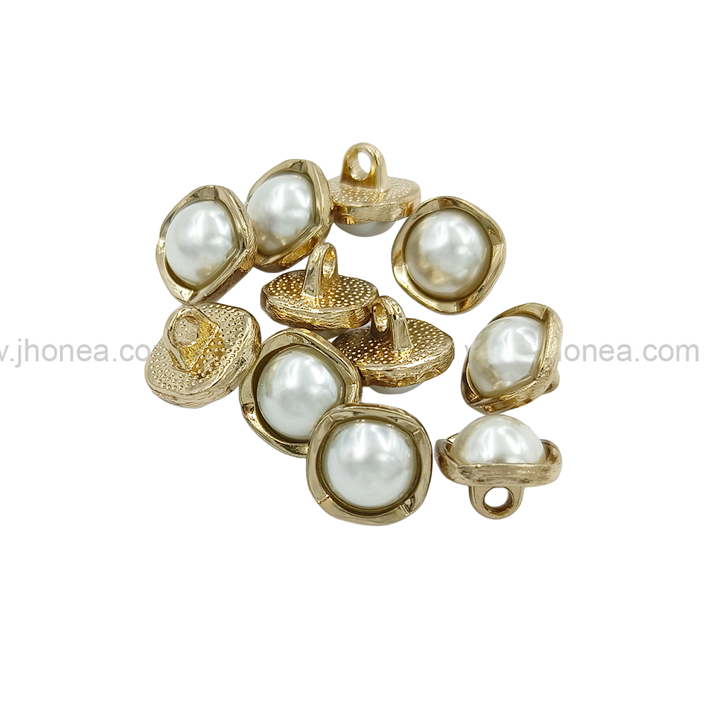 Rounded Square Shape Matte & Shiny Pearl Buttons