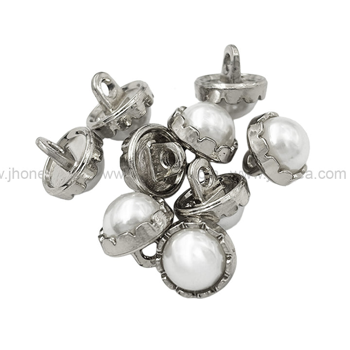 Shiny Round Shape with Scalloped Edges Pearl Button