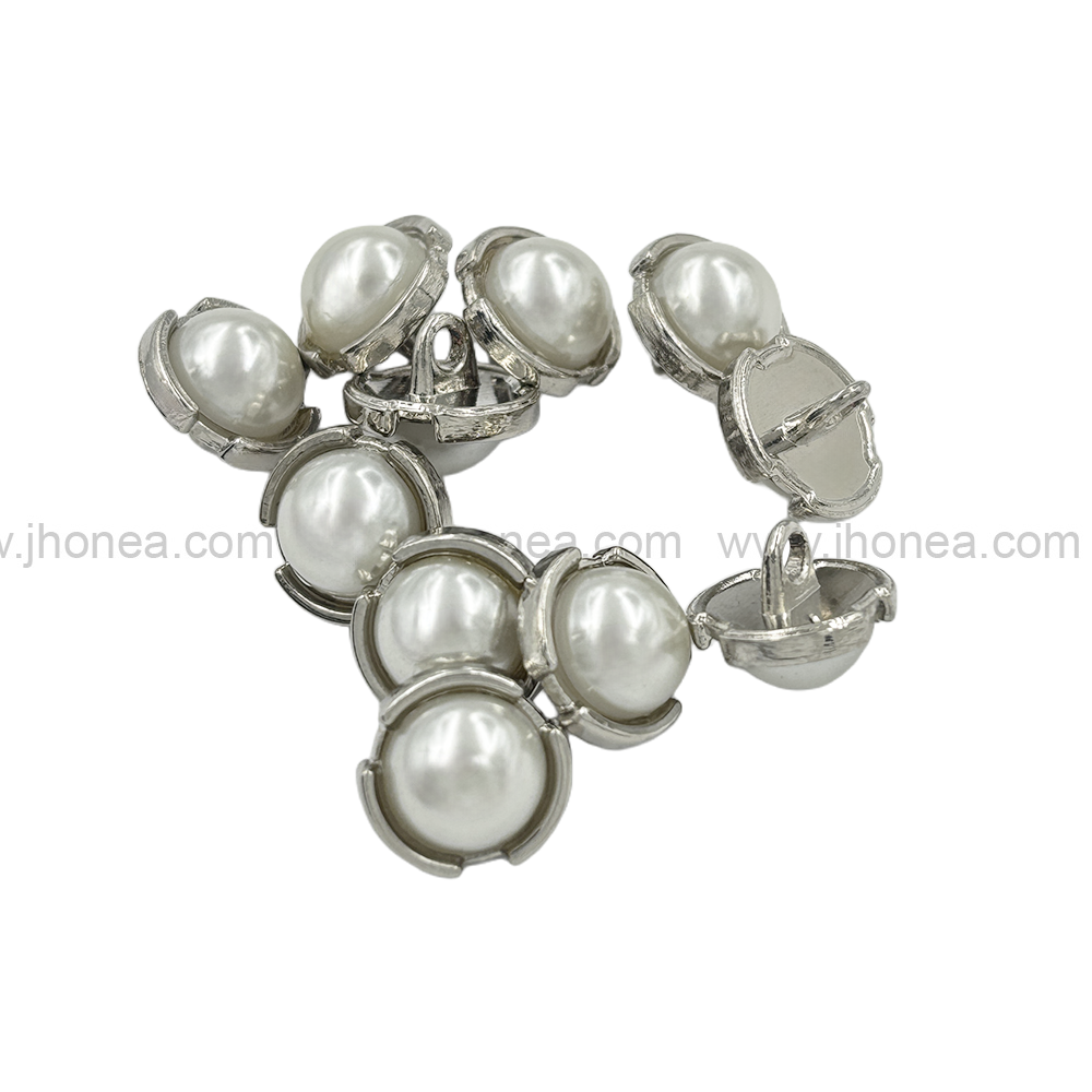 10mm (16L) Round Shape Cutting Edges Pearl Button