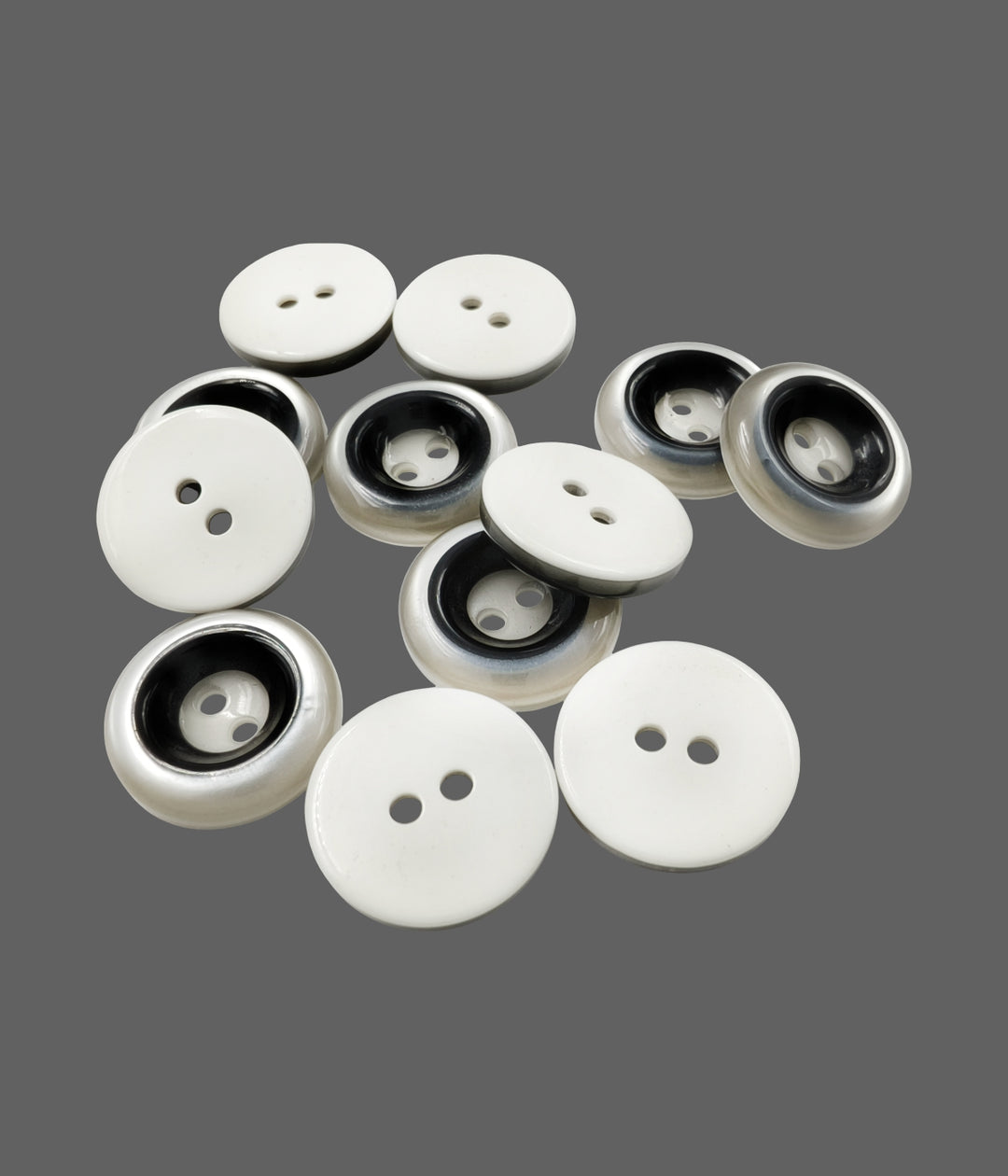 17mm (28L) Round 2-Hole Polyester Buttons