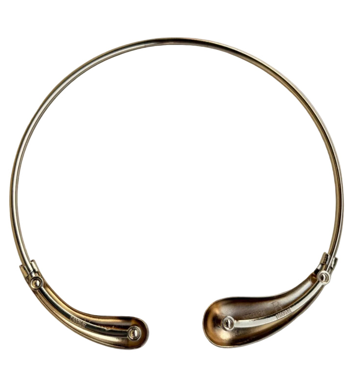 Classic Flexible Twist Neckline Necklace Design for Women