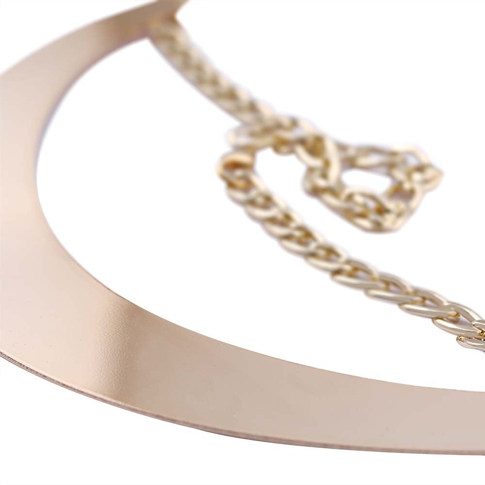 Shiny Gold Metal Plate Neck Design with Chunky Chain Lock Closure