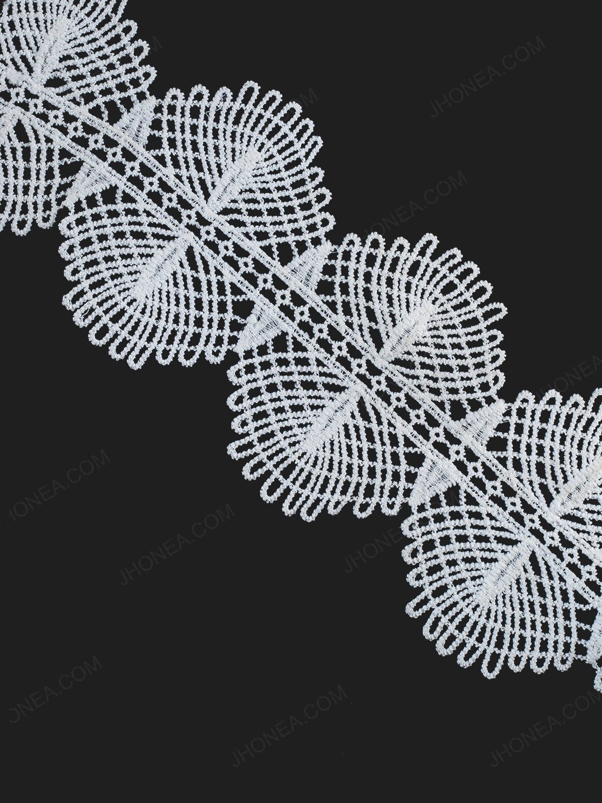 Scalloped Design White Guipure Lace Trim